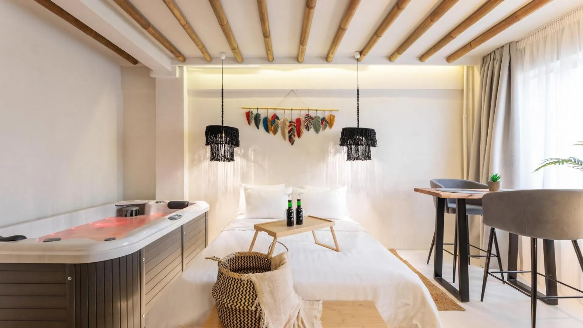 Unique Room-Jacuzzi And Balcony 塞萨洛尼基